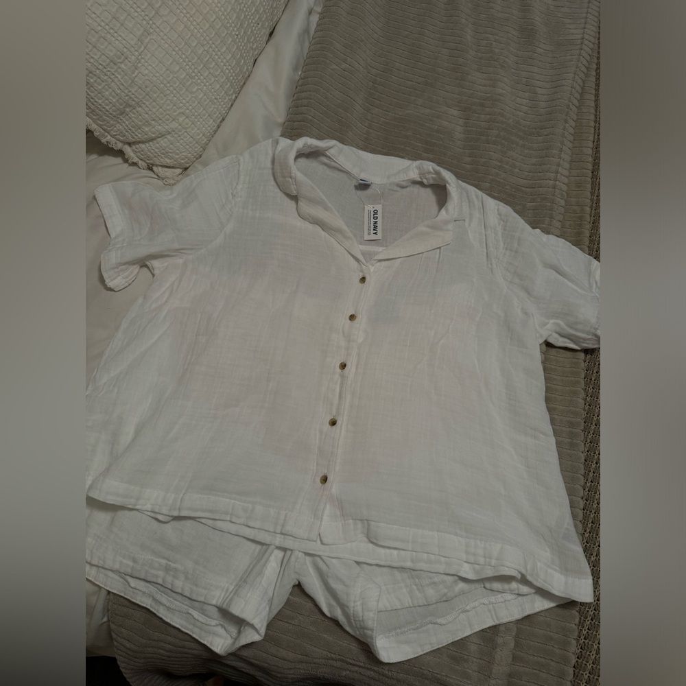 NEW WITH TAGS OLD NAVY LINEN SET